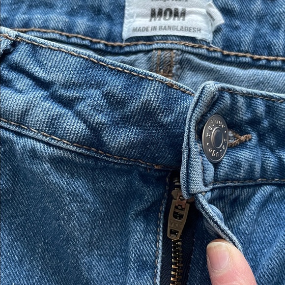 Refuge Denim Mom high waisted jeans with distressed hems - Picture 3 of 11